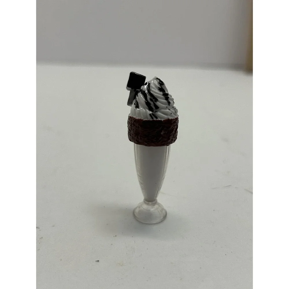 Hard Rock Cafe Mini Drink Figurines Lot 2 Milkshake Blue Cocktail Small Plastic